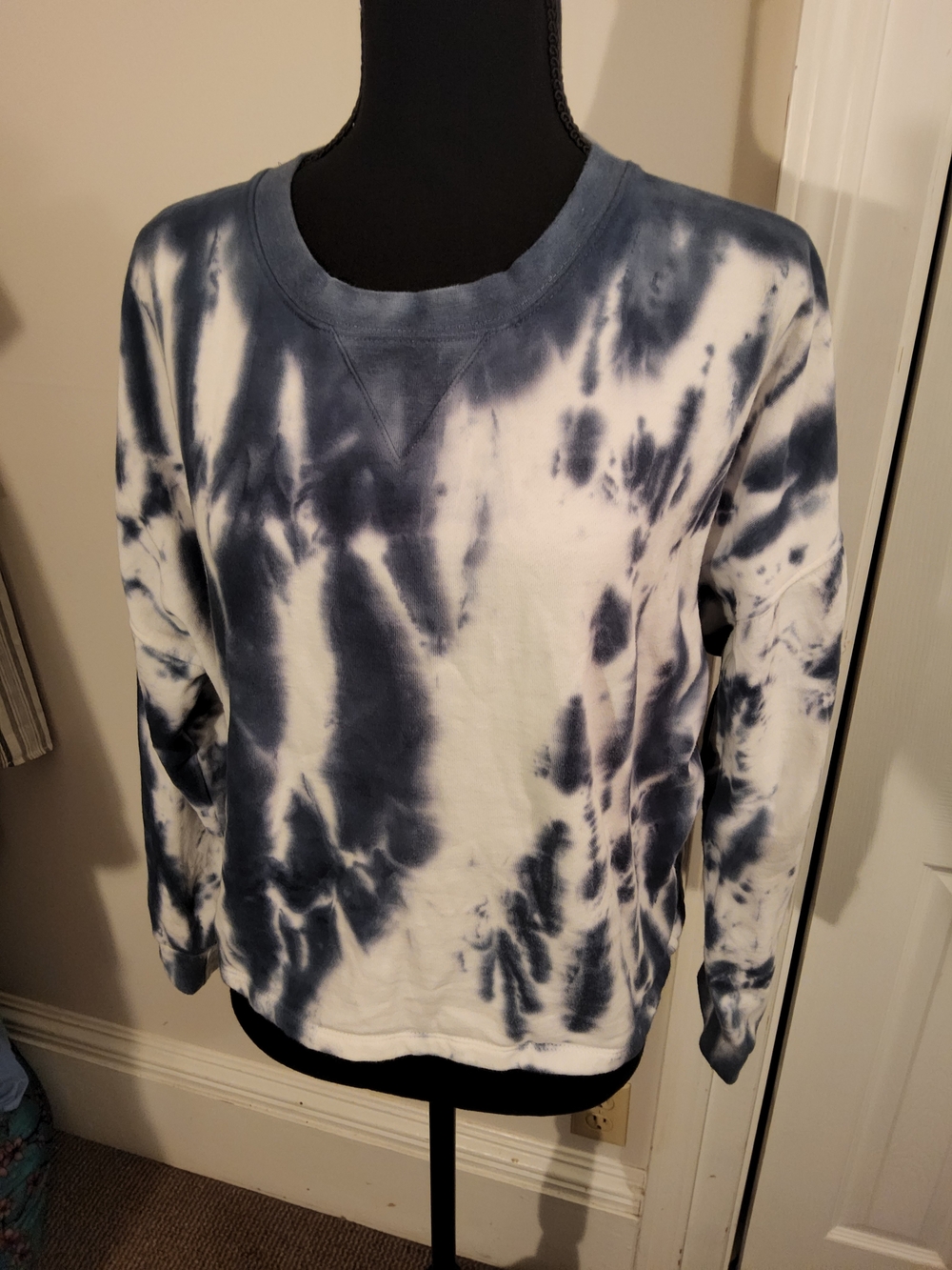 Banana Republic Navy & White Tie-Dye Crewneck Sweatshirt